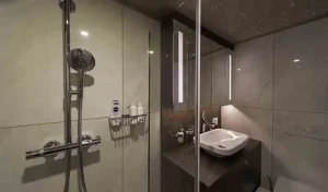 AIAXAIA Bathroom (4).jpg